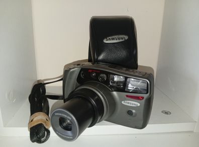 Samsung AF Zoom 105S 35mm Point & Shoot Film Camera Auto Focus Flash Macro