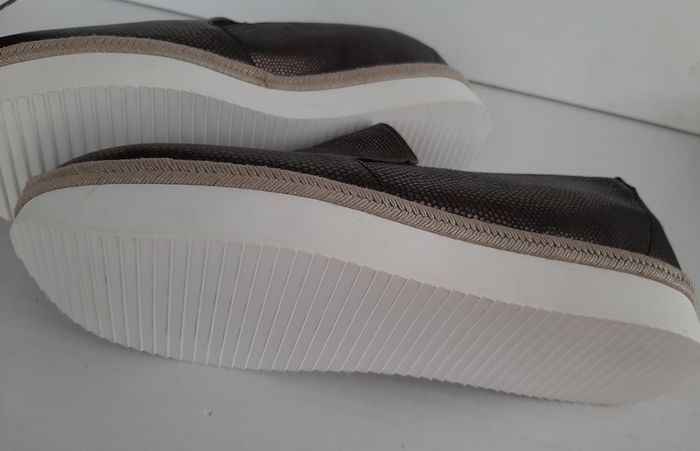 New shoes designer Elisabeta Zaccys