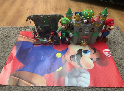 Super Mario action figures,poster and castles