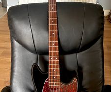 EASTWOOD 'Warren Ellis' Short Scale bass