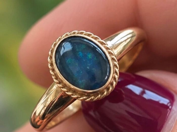 Vintage 9ct Gold Blue Cabochon Ring New Old Stock