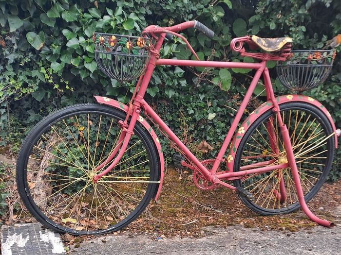 garden ornament bicycle