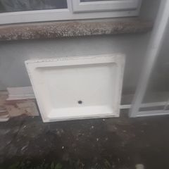 Shower tray
