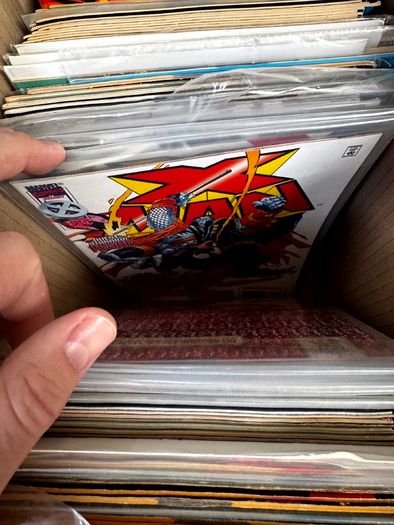 Marvel & DC Long Comic Box w 300 comics for Sale