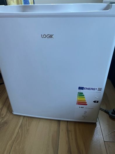 LOGIK LTF33W23 Mini Freezer - White