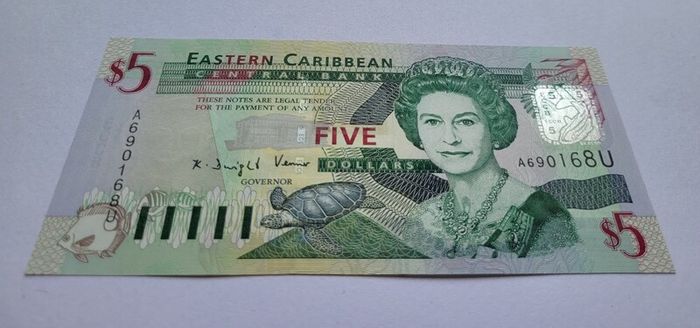 Caribbean 5 Dollars 2008, UNC - - F notes