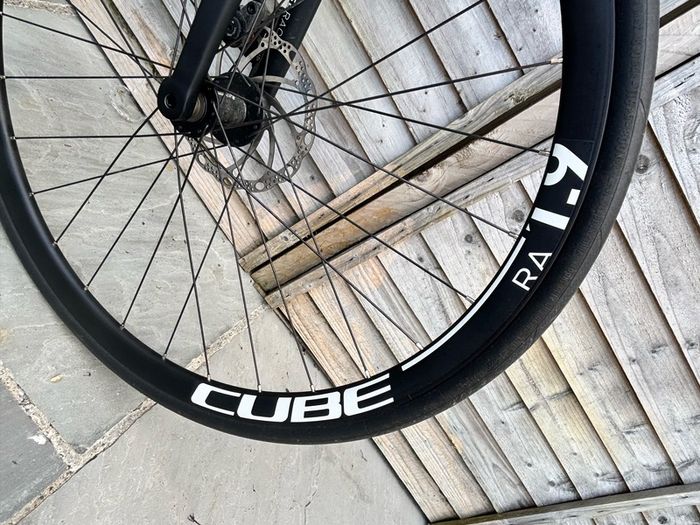 Cube Attain Race Road Bike Black/White 58cm
