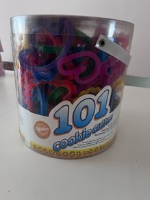 wilton cookie cutters