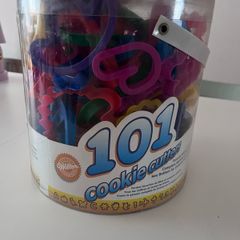 wilton cookie cutters