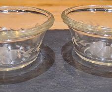 3 Pyrex serving bowls small