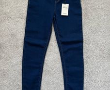 Brand New Girls Jeggings Age 8-9