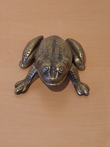 Antique solid brass frog, ashtray or earring holder