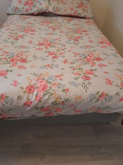 Nice Double Bed with All the betting and Cover