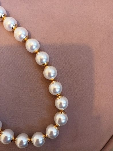 Lovely pearl necklace