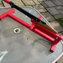 Laminate cutter