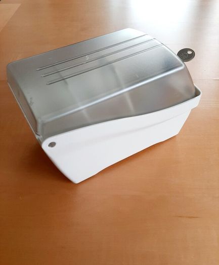 Floppy disk storage box