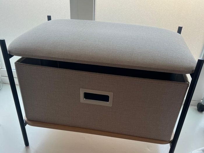 Storage box