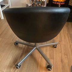 Adjustable height chair