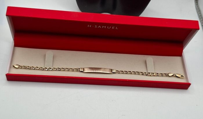 Preloved 9ct yellow gold identity bracelet