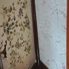 room divider chinese heavy solid wood small little bit damag doesnt affect it
