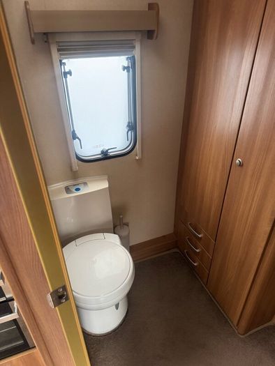 Swift Challenger SE 480-2 Berth - Fixed Awning
