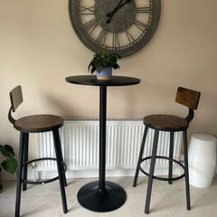 2 bar stool and table