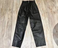 Black High-Waisted Leather Trousers Pleated Vintage Style XXS 32 4
