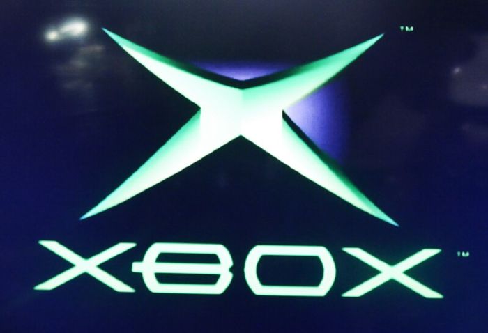 Microsoft Original Xbox Console Bundle (works well)