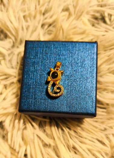 Cat Pendant Necklace with Projection Charm Fashion Jewelry