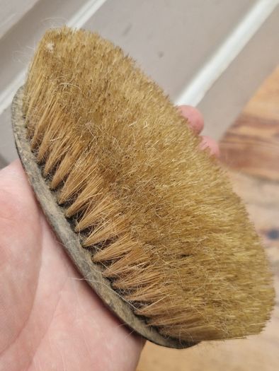 Rough Estimate of 35/40 grams of Antique Silver Brushes and Leather Case
