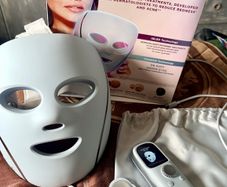 Barely used Shark CryoGlow Under-Eye cooling & LED Mask