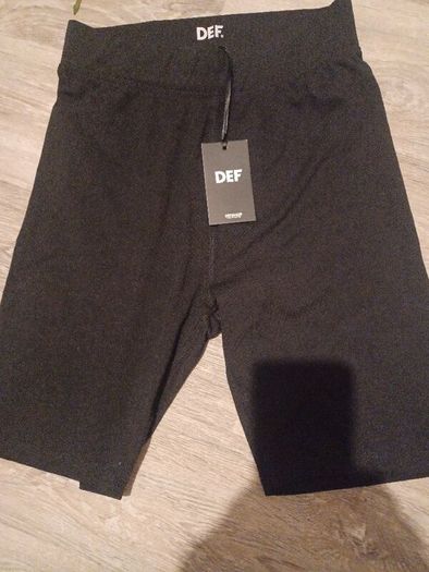 DEF Shorts size Medium