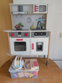 play kitchen