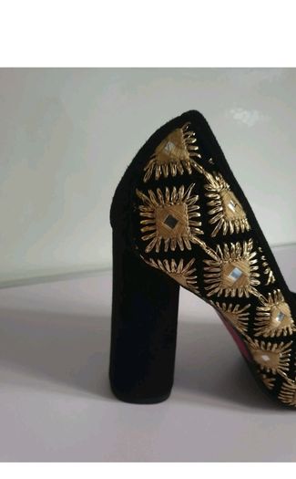 Le Babe Mirror 5019 Black Gold Embroidered Block Heel Court Shoes EU36 BNIB CAN POST