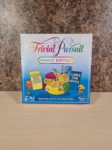 Trivial pursuit family edition board game Hasbro 2017 ages 8+