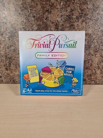 Trivial pursuit family edition board game Hasbro 2017 ages 8+