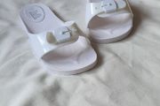 truffle one strap slip on flip flops saddles size  4 white new in box