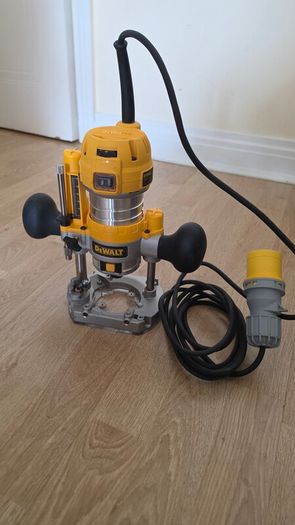 DeWalt Plunge Router / Trimmer