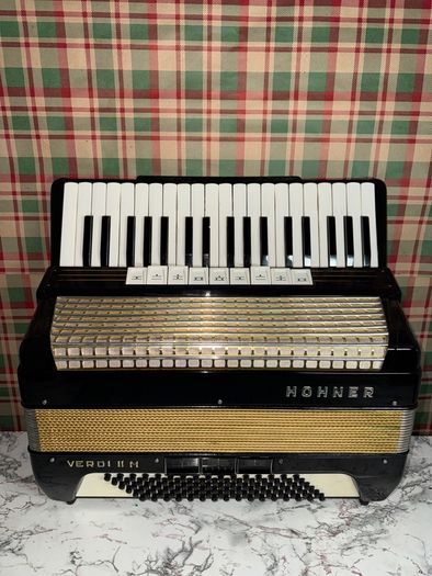 Accordion Hohner Verdi II M like new