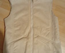 Gilet with faux fur lining