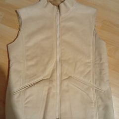 Gilet with faux fur lining