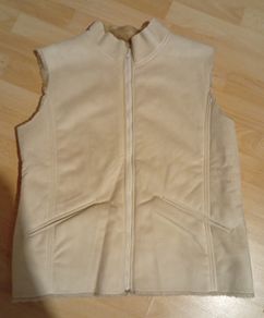 Gilet with faux fur lining