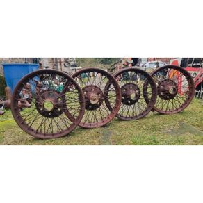 Set of 4 Vintage Wire Wheels KAS977