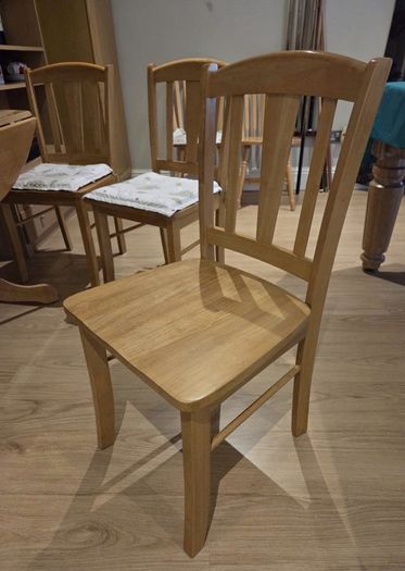 Extendable Dinning Table with Chairs