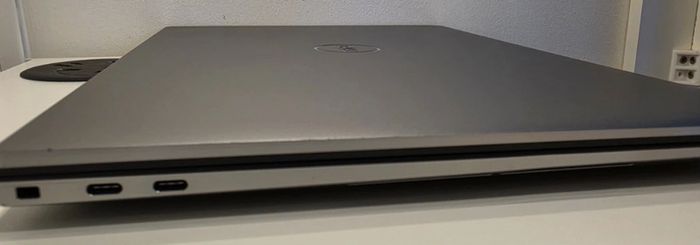 Dell Precision 5750 Mobile Workstation Business Gaming Laptop 17" INTEL i7-10875H - 32GB RAM - 1TB SSD NVMe - Nvidia Quadro T2000 Win 11 Pro
