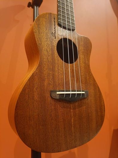 ukulele concert+ BEGINNERS COURSE + full bundle of accessories included!!!