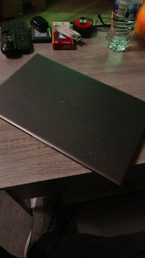 Asus Vivobook 15 / 12gb / R5