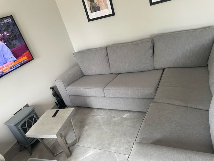 Grey corner suite
