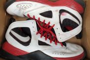 white nike basketball shoes