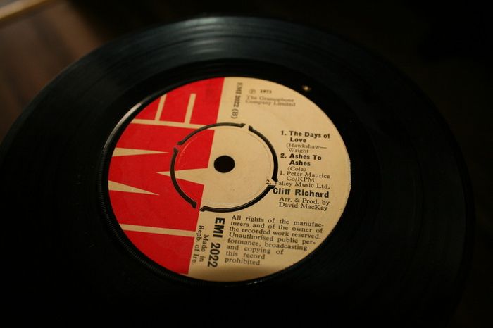 Single Vinyl's  85 pieces